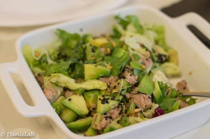 salata cu ton si avocado